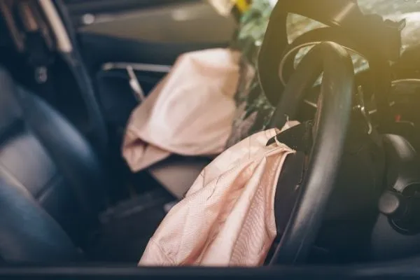 wrecked-car-with-airbags