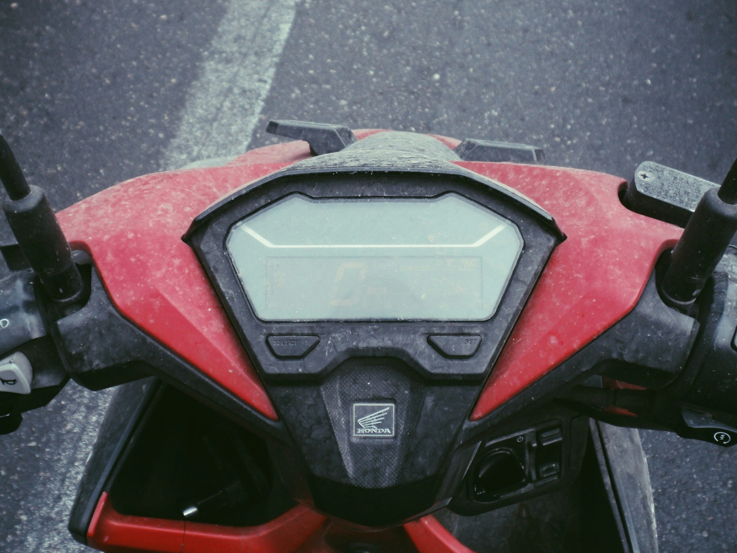 motorcycle-close-up-scaled